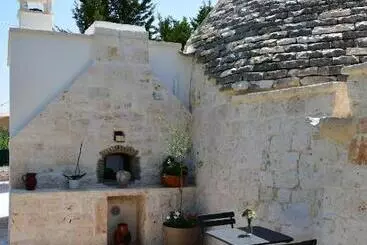 تختخواب و صبحانه Lamarossa Trulli&suites