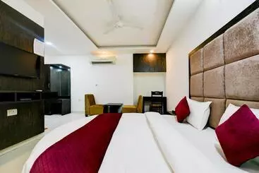 Hotelli Aura Inn