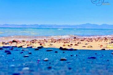 هتل Blue Beach Camp