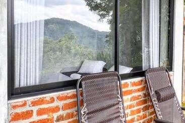 Hotel Kandy Deck Chalets