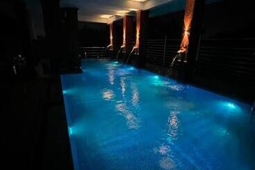 هتل Sportsman Beach