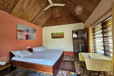Hotelli Uzoma S Lodge