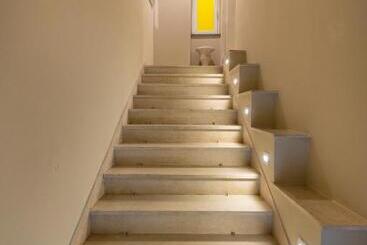 پانسیون Five By Capri 5 Senses