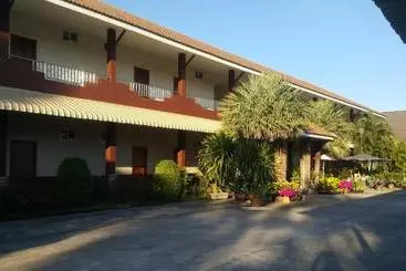 ユースホステル Mayuree Resort