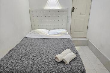 هتل آپارتمان Center Studio