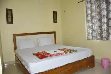 ホテル Kausalya Inn