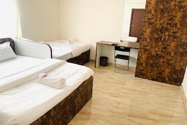 Hotel Pearl Stays, Tirupathi