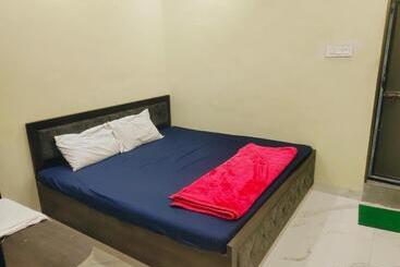 Shree Siddhi Vinayak Hotel & Restaurant