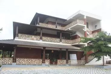 Vintage Village Resort & Spa