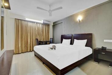 Aparthotel Aec Villa Krerupasanam