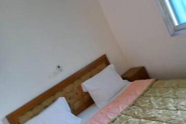 מלון דירות Apparts Esther