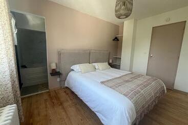 تختخواب و صبحانه L Hirondelle 1