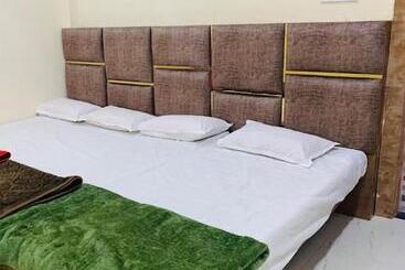 Hotell Namo Paradise Ujjain