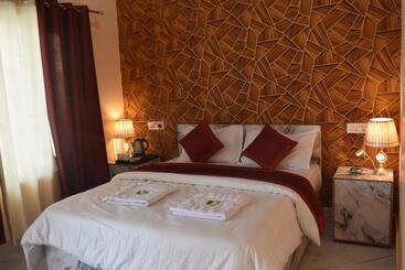 Отель Shri Krishna Farms& Resorts