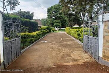 پانسیون The Yala Home