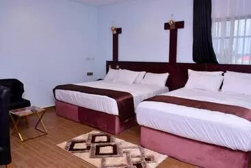 هتل آپارتمان Dorville Hotel & Suites