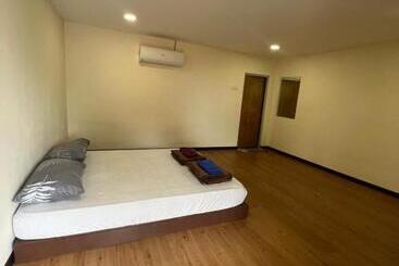 Hotel The Seashell Melaka Pool View Upper Room