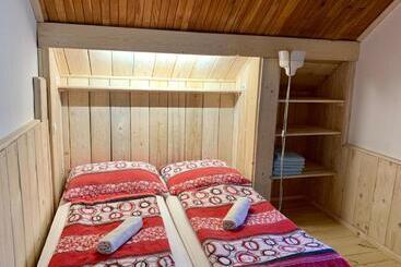 فندق صغير Budget Izba Pre Veľkú Rodinu Alebo Skupinu Priateľov