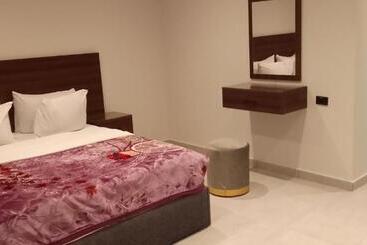 Hotel Pyramids Sunlight