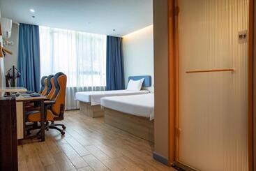 网鱼电竞酒店上海新国际博览中心店