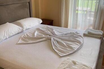 هاستل Dhoma Plazhi1