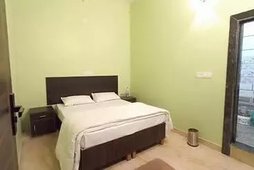 Hotel Paradise Inn