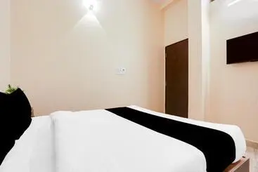 Hotel Paradise Inn