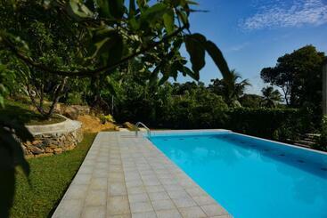 Hotel Tranquil Escape Hikkaduwa