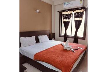 Mor Hotel Uk Palace Lift Facilities Near Puri Sea Beach Best Selling & Best Choice Of Travellers