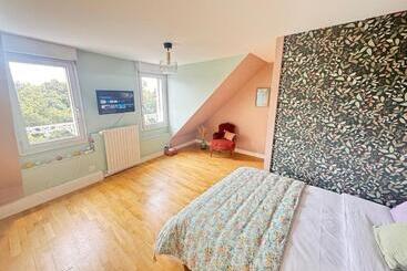 Hotel Chambres Au Coeur Du Quartier Historique   Maison Alternativi