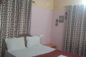 Hotel Lechus Homestay