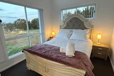 Red Hill Cabin #1 Walcha