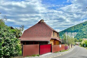 Pensão хатинка