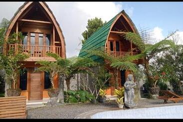 Bed and Breakfast Sandan Agsro Resort Bungalow Kamar Kayu