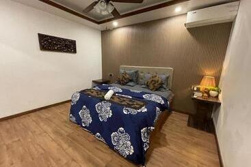 هتل Himeyn Beach Inn   Ocho Homes By Eight Continents