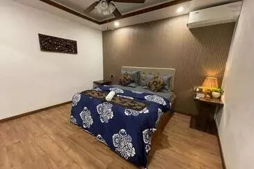 هتل Himeyn Beach Inn   Ocho Homes By Eight Continents