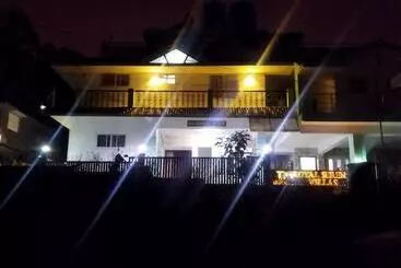 Aamiaismajoitus (B&B) Royal Serene Villas