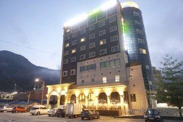 בית מלון כפרי Persimmon Tourist