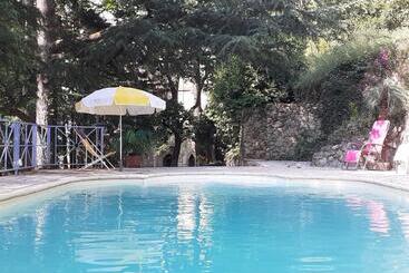 צימר Loft La Terrasse 2 à 6 Personnes Piscine Local Vélo