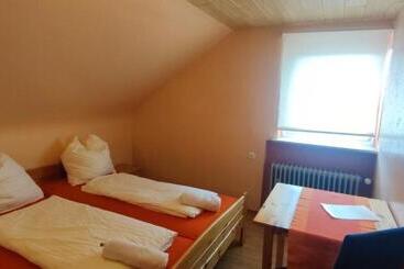 Pensão Alb Rooms, Zimmer Auf Der Schwäbischen Alb