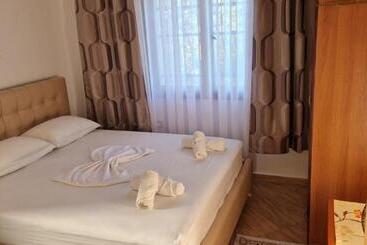 پانسیون Private Room Featuring Panoramic Views From Terrace And Balcony