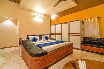 Fabhotel Prime The Venue By Seasons Suites