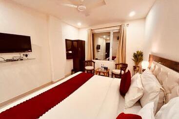 호텔 Sampat Royal Cafe