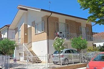 پانسیون Camere Rossella