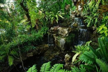 Hotel The Secret Garden Maesot