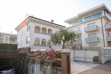 Lakeview Verdi Apartment