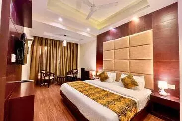 Hôtel Hill View, Mussoorie   Near Mall Road Mussoorie