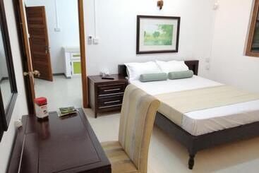 هتل آپارتمان Citronella Villa Flic En Flac