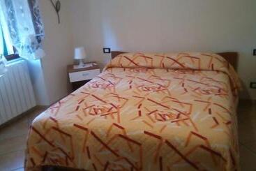 Bed and Breakfast Casa Vacanze L Agrifoglio