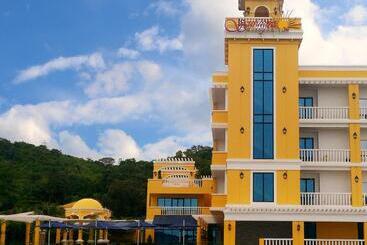 Sunlight Hotel Coron